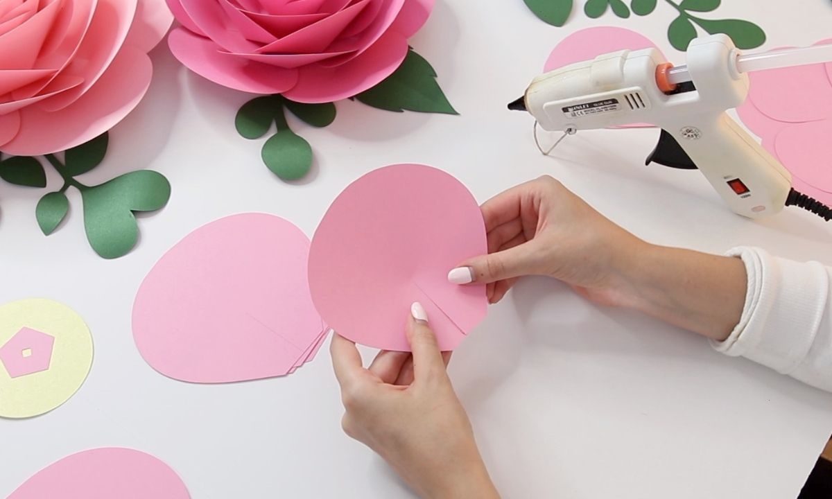 How To Make Big Paper Roses Step By Step FREE Template How To Make Big Paper Roses Step By Step FREE Template